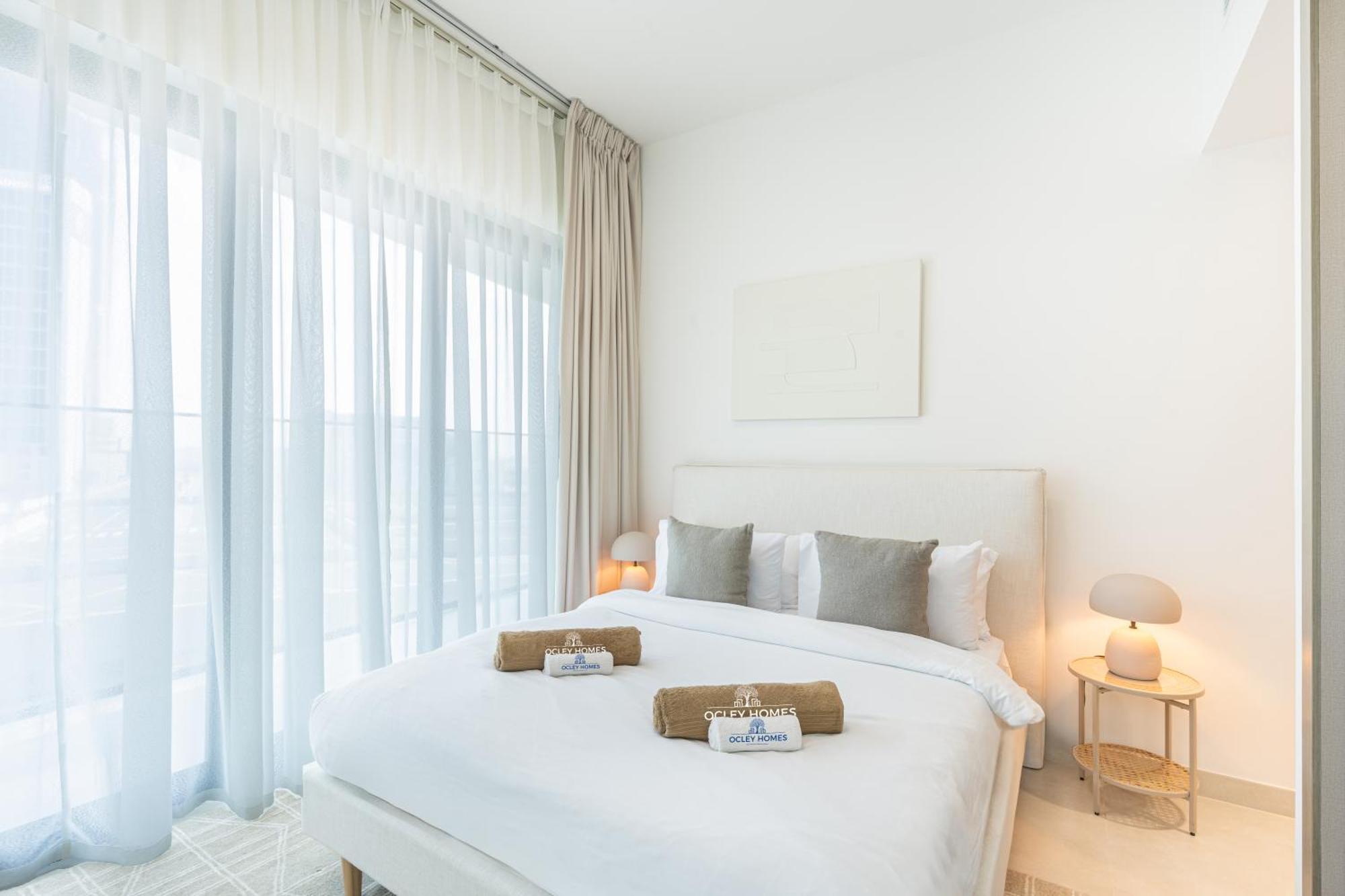 Stylish With Direct Pool Access By The Canal Dubai